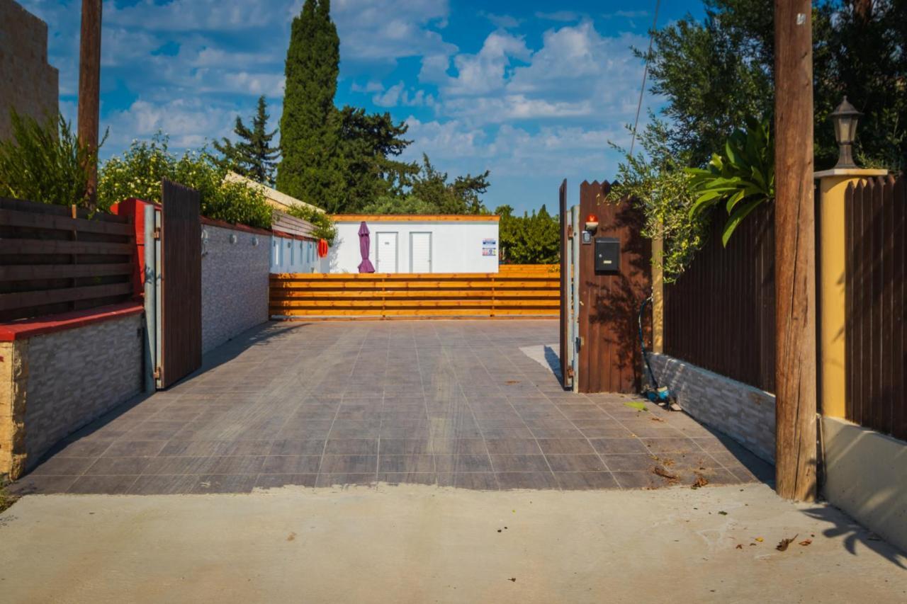 Berryrose Villa Perivolia Bagian luar foto